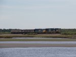 MEC 7541 Leads the CSX Geometry Train in Scarborough 